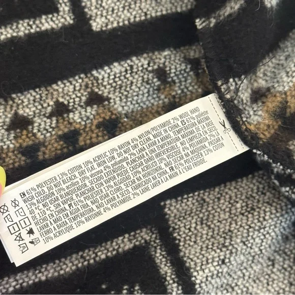 Forever 21 Aztec Print Button Down Woolen lightweight Lapel Shirt Jacket/Shacket - Picture 6 of 15